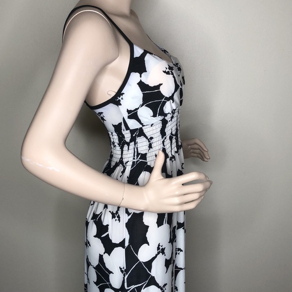 #29 Black & White Floral Maxi Dress - Picture 11 of 15